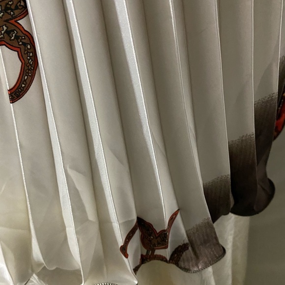 Ladies pleated pullovertieat neckflare satin dress - Picture 2 of 7